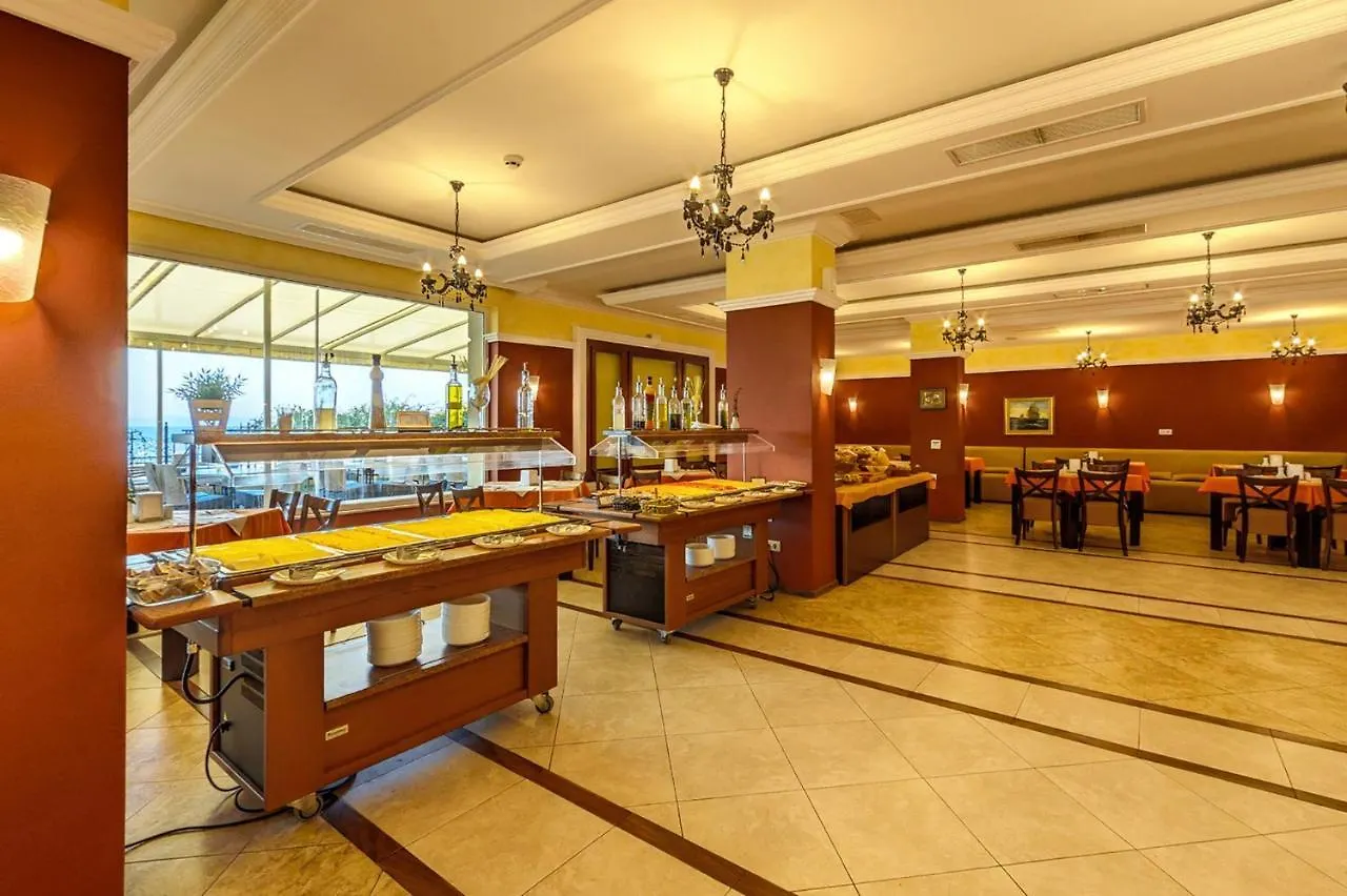 Festa Pomorie Resort 4*,