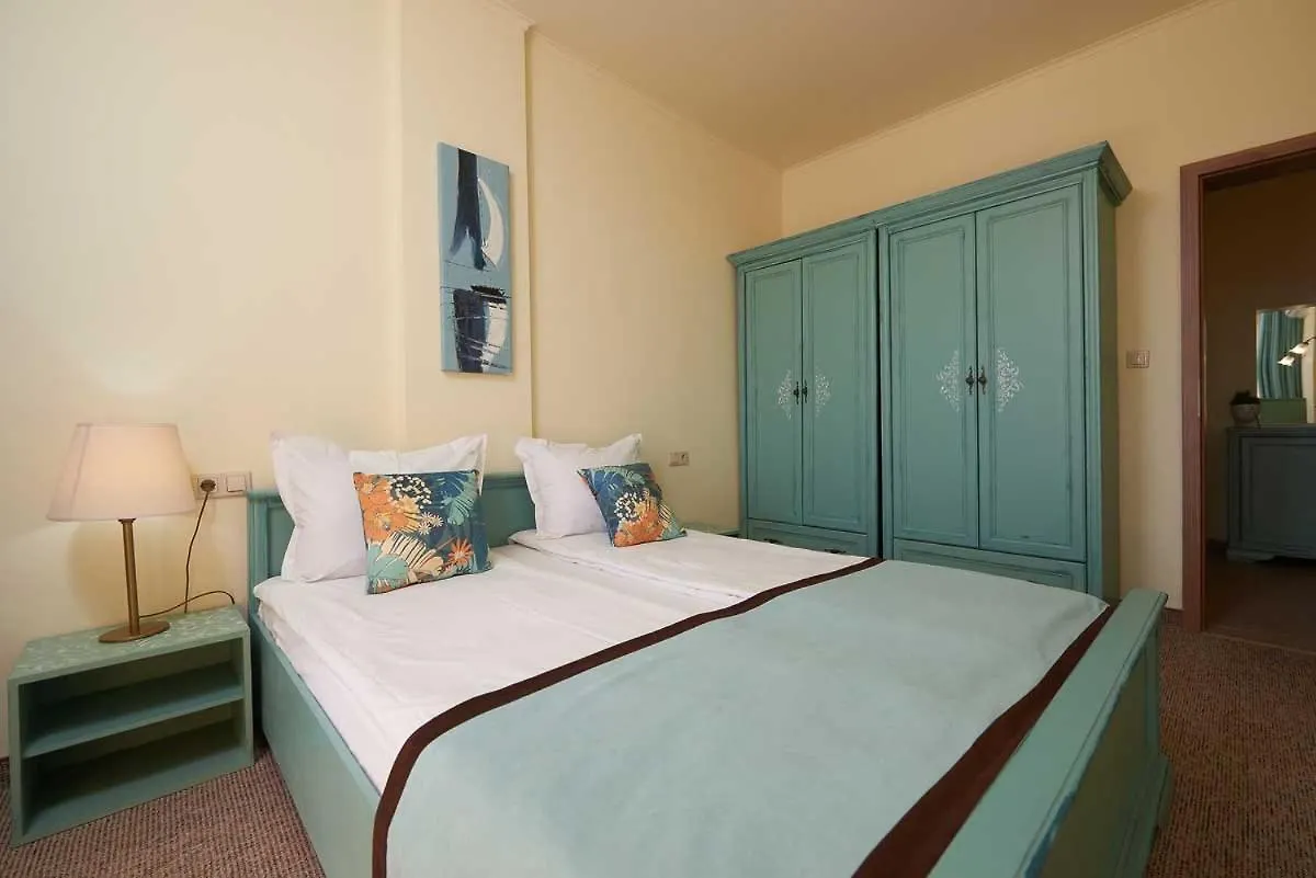 Festa Pomorie Resort 4*,